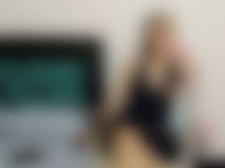 Live cam show with LaylaSia - Gagging on eurowanks.com