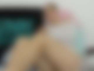 Live cam show with LaylaSia - Gagging on Streamer API