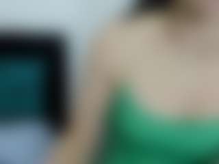 Live cam show with LaylaSia - Gagging on CamSodaAdn