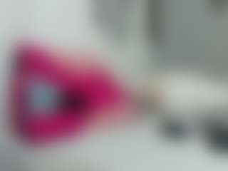 Live cam show with Melissa - Black on liverealitysex.com