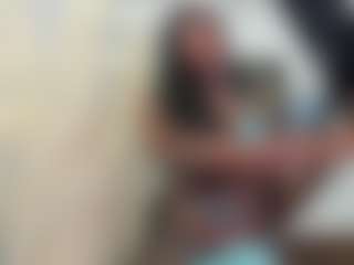 Live cam show with Melissa - Gray Eyes on StripNow