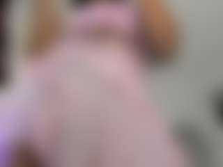 Live cam show with Melissa - Gray Eyes on livesuperchat.net