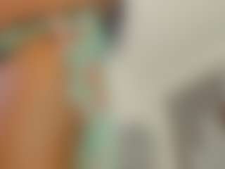 Live cam show with Melissa - Gray Eyes on Gym Cam Girls