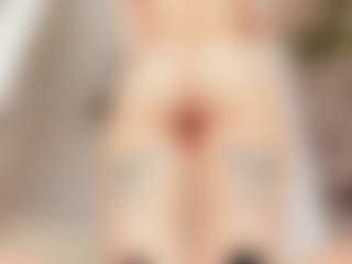 Live cam show with bansheescreams - Average on TastyBlacksLive