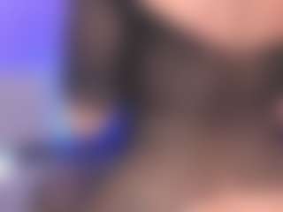 Luana's Live Sex Cam Show