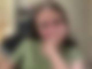 Live cam show with Asti - Teen (18+) on LiveSexCams6