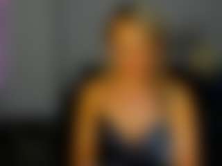 Live cam show with AlisaAllisen - Middle Aged on CamClone