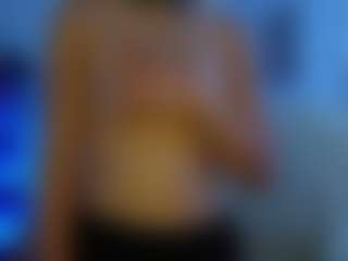 Live cam show with LunaGrace18 - Barelylegal on Dare Cams