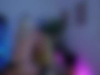 Live cam show with LunaGrace18 - Barelylegal on TottyGirls