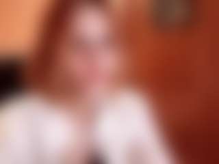 Live cam show with MariettaMaddock - Office on Camsoda