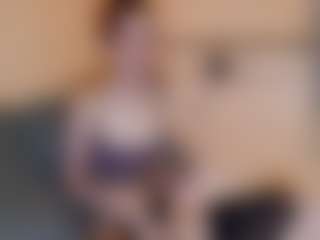 Live cam show with MariettaMaddock - Teasing on Camsoda