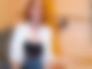 Live cam show with MariettaMaddock - Public Red Hair on https://playwithruby.com