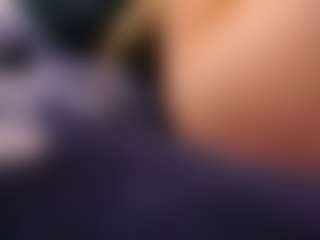 Live cam show with MyeshaSoulia - Blue Eyes on CamwithHer