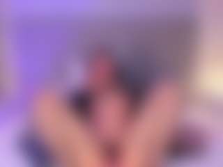 IvyRous's Live Sex Cam Show