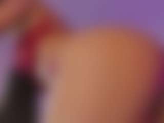 Live cam show with Kittymyers01 - Shaved Pussy MILF on Camsoda
