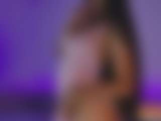 Live cam show with Kittymyers01 - Fingers on Sweet Sext