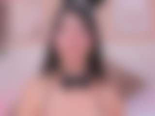 Live cam show with LisaLain - MILF Teen (18+) on Dare Cams