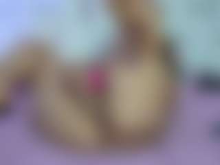 Live cam show with QuickHookupp - College MILF on Milfs Live