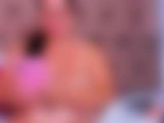 ScarletBlondie MILF webcam performer live streaming
