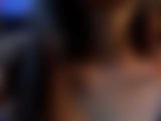 Live cam show with Emily-Loppez - Petite on Hubzter Live