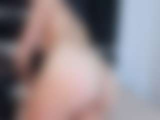 Live cam show with Emily-Loppez - Brown Hair on ObeyMaria