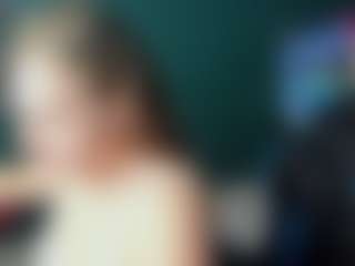Live cam show with Foxy-Vibe - Green Eyes on fapnchat