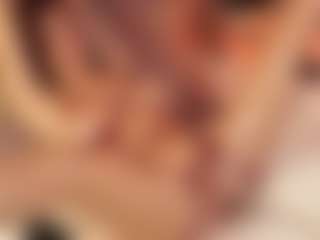 Live cam show with Julcy-Peach - Butt Plug on sexylivex.com