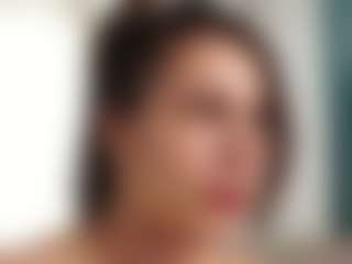 Live cam show with LauriTrucchio - Kisses on sexytreat.net