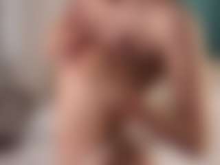 Live cam show with LauriTrucchio - Booty on crypto-cams