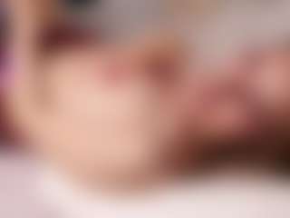 Live cam show with LauriTrucchio - Thong on Dolls Live
