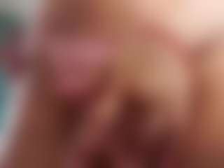 Live cam show with LauriTrucchio - Average on Camsoda