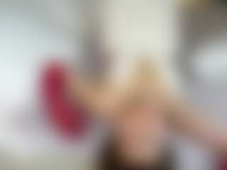 LauriTrucchio's Live Sex Cam Show