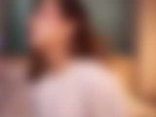 Live cam show with LauriTrucchio - Moaning on Milfs Live