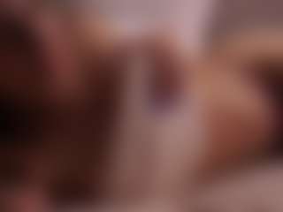 Live cam show with LauriTrucchio - Flirt on Camsoda