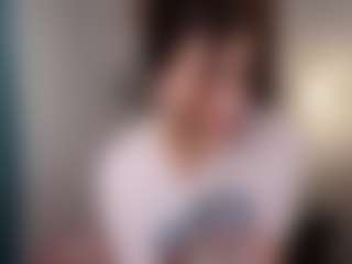 Live cam show with LauriTrucchio - Kisses on Gym Cam Girls