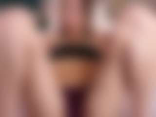 Live cam show with LauriTrucchio - Kisses on Mixed Magazine Live