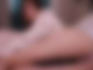 Live cam show with LauriTrucchio - Flirt on Streamer API