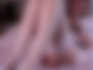 Live cam show with LauriTrucchio - Ice on CamwithHer