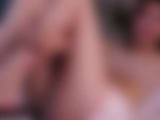 Live cam show with LauriTrucchio - Ice on Dolls Live