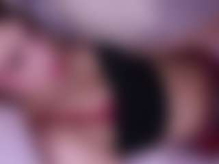 Live cam show with LauriTrucchio - Booty on Hubzter Live