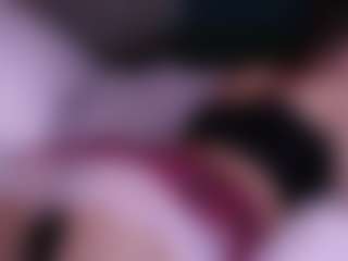 Live cam show with LauriTrucchio - Moaning on chickslive.net