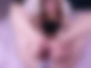 Live cam show with LauriTrucchio - Moaning on CamSextacy