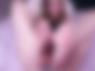Live cam show with LauriTrucchio - Moaning on hotwifechat.live