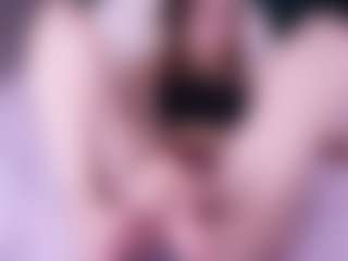 Live cam show with LauriTrucchio - Average on boobsie.com