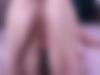 Live cam show with LauriTrucchio - Average on Adult Interactions