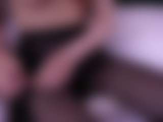 Live cam show with LauriTrucchio - Moaning on eurowanks.com