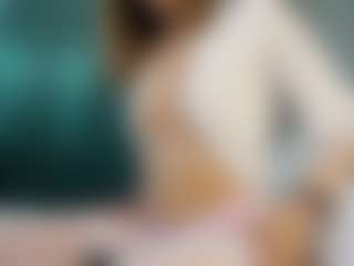 Live cam show with LauriTrucchio - Camel Toe on TastyBlacksLive