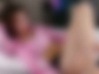 Live cam show with LauriTrucchio - Grey Eyes on Camsoda