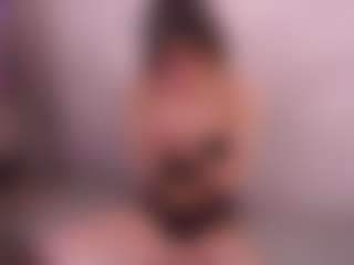 Live cam show with LauriTrucchio - Booty on Gym Cam Girls