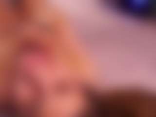 Live cam show with LauriTrucchio - Mistress on Camsoda